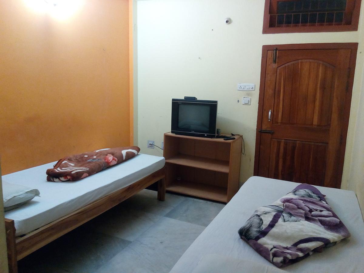 Dispur Lodge Ґувахаті Екстер'єр фото