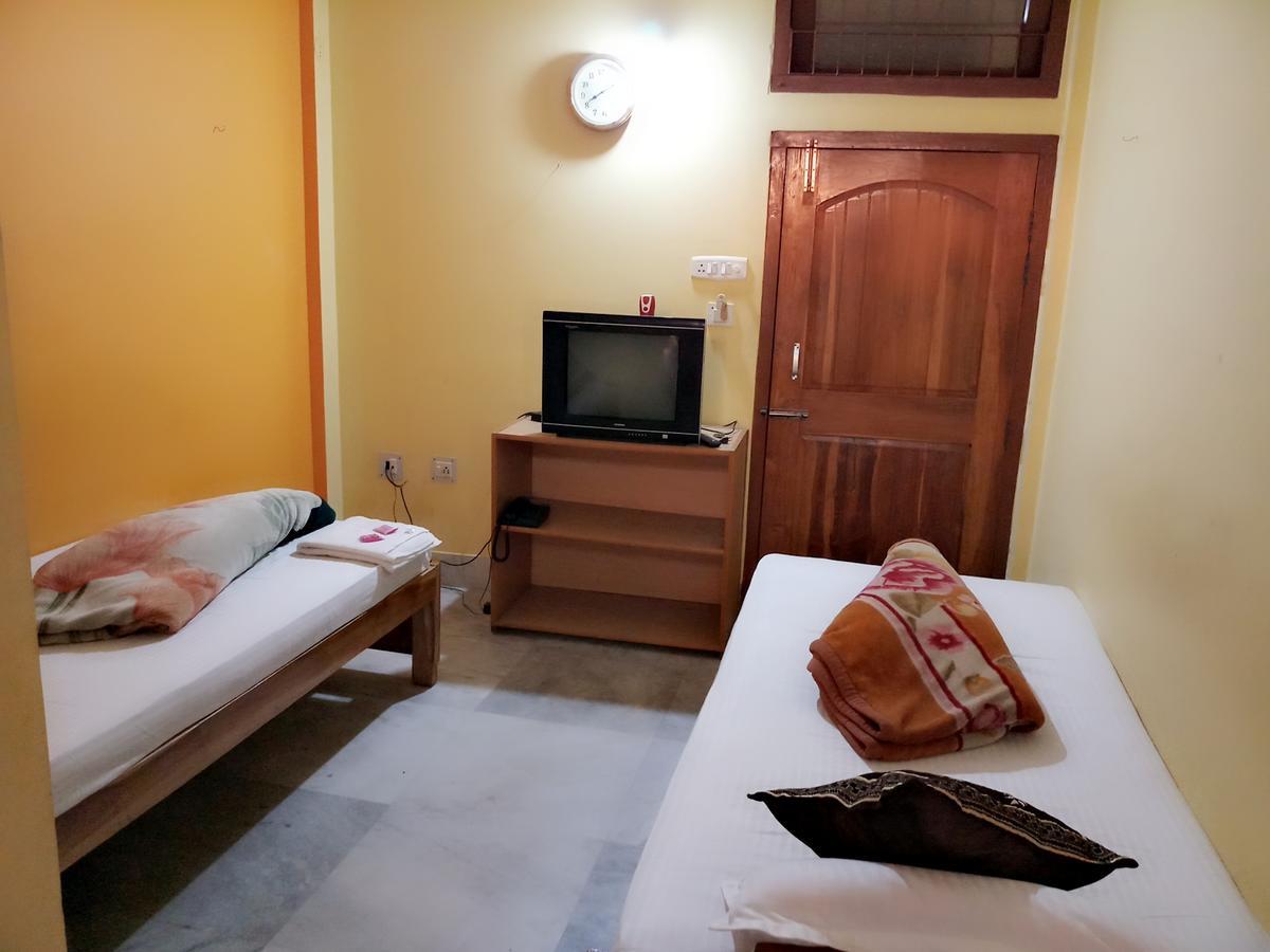 Dispur Lodge Ґувахаті Екстер'єр фото